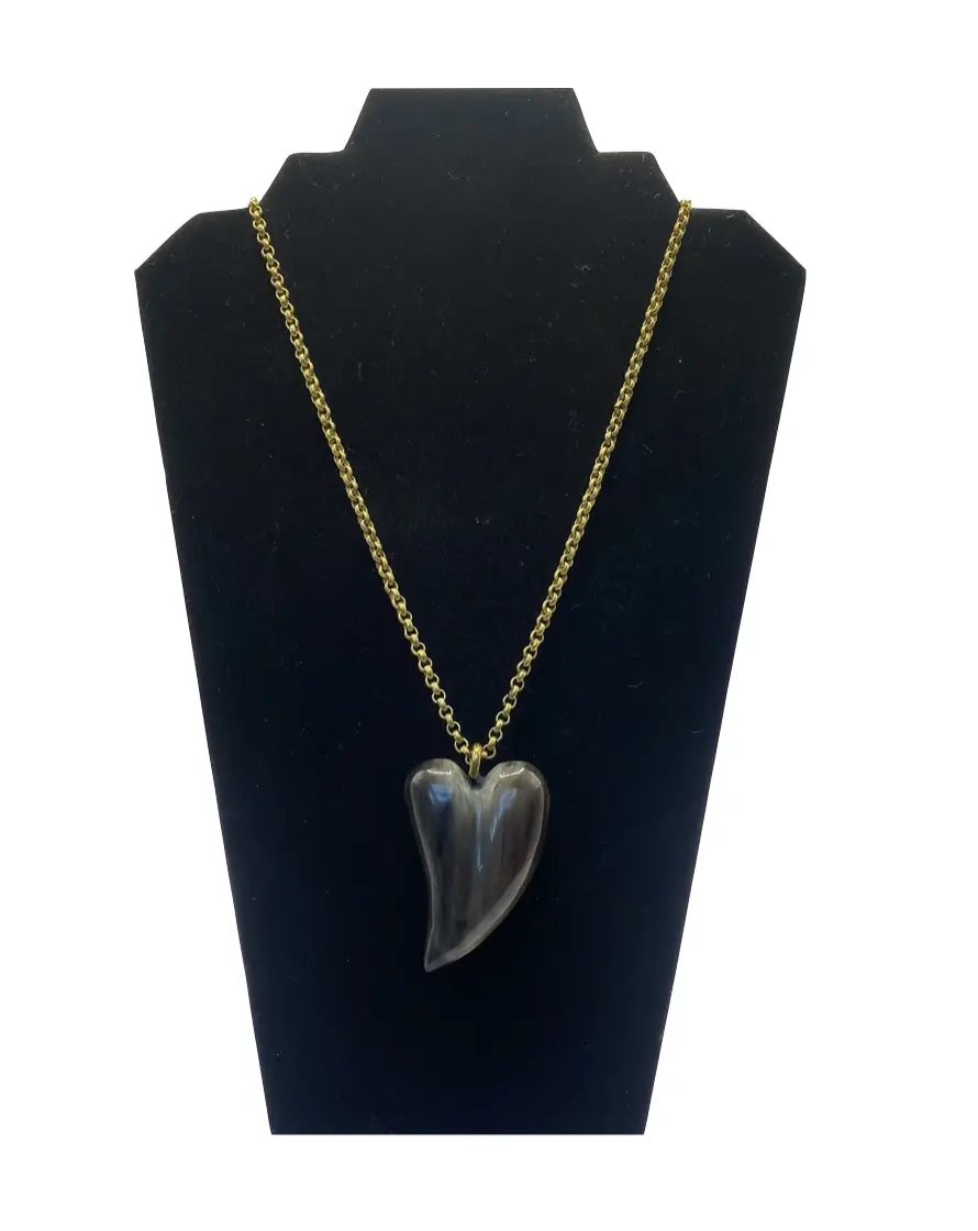 MRV92 - Horn Heart necklace