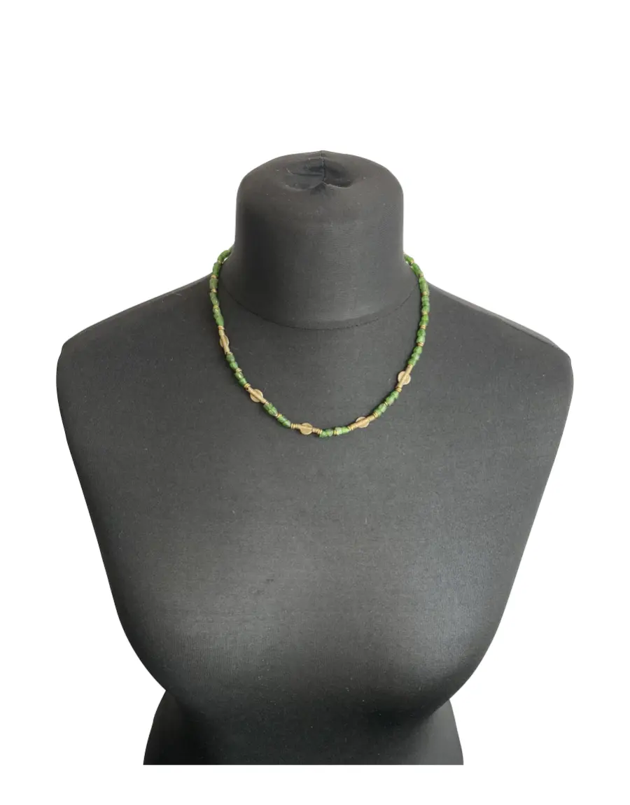 MRV61 - Short deep green glass bead necklace